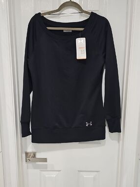 Under Armour Women's Black Crewneck Pullover Sweatshirt